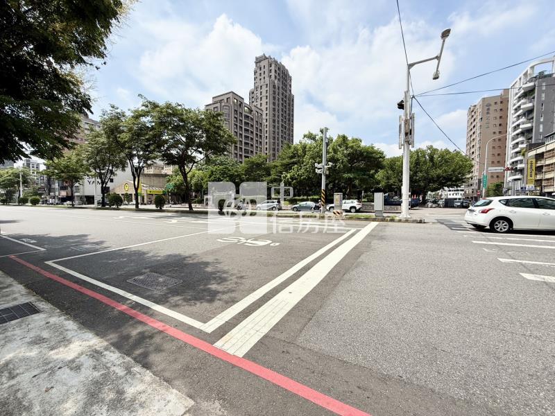 美術館特區㊣20米路商一建地房屋室內格局與周邊環境