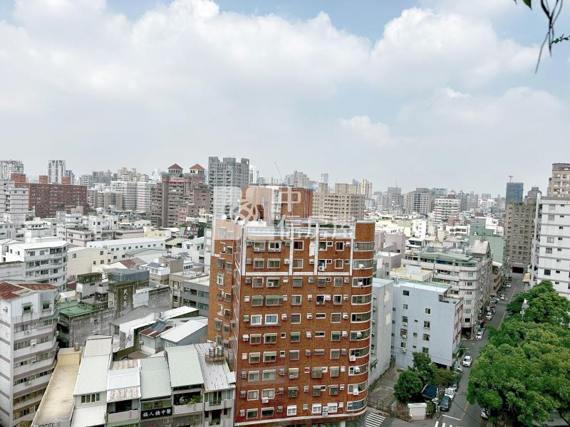 精誠河畔高樓四房房屋室內格局與周邊環境