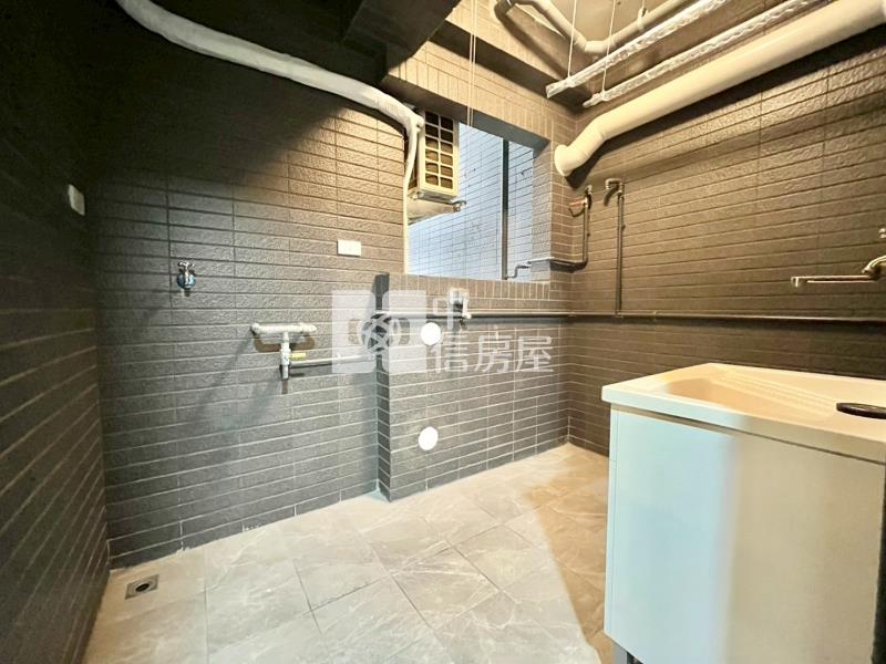 聚佳大值全新朝南三房平車房屋室內格局與周邊環境