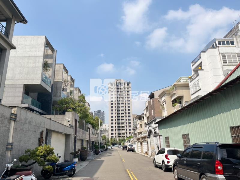 好市多豐富公園方正建地房屋室內格局與周邊環境