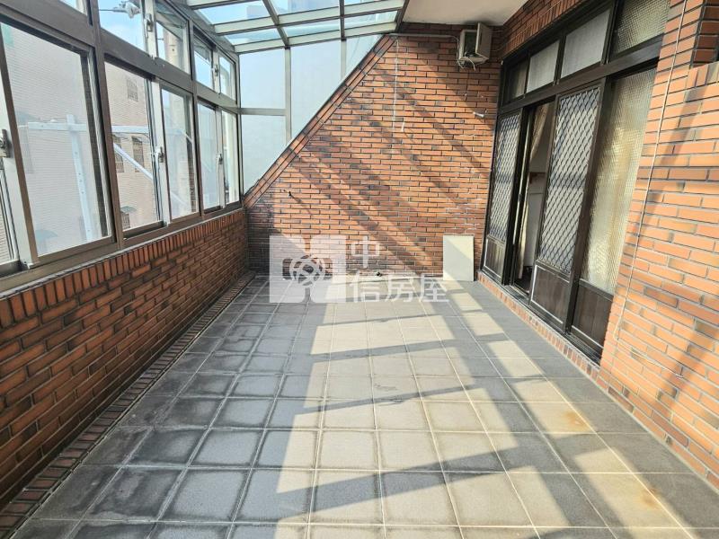 體育園區旁活巷透天房屋室內格局與周邊環境