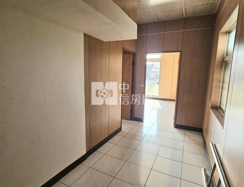 體育園區旁活巷透天房屋室內格局與周邊環境
