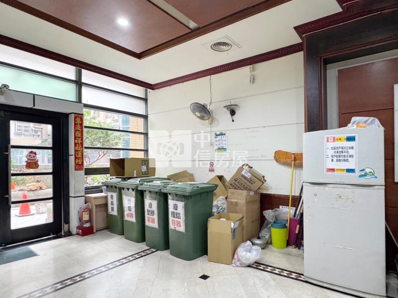 近未來體育園區.富台國小次頂樓兩房車房屋室內格局與周邊環境
