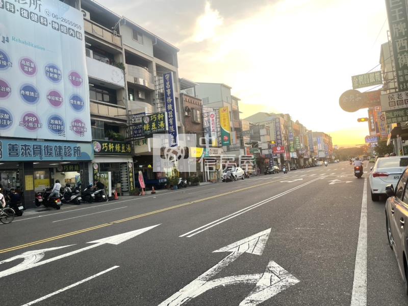 新興路正路面店住房屋室內格局與周邊環境
