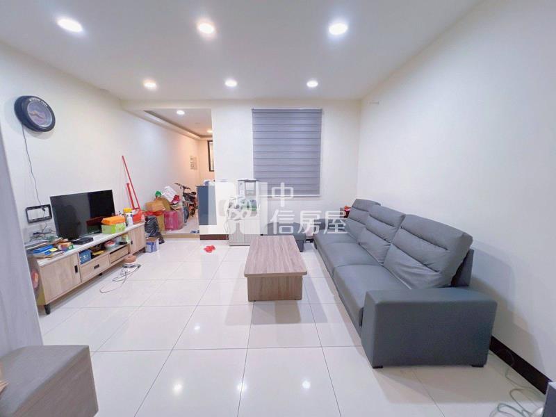 楊梅區中正路透天房屋室內格局與周邊環境