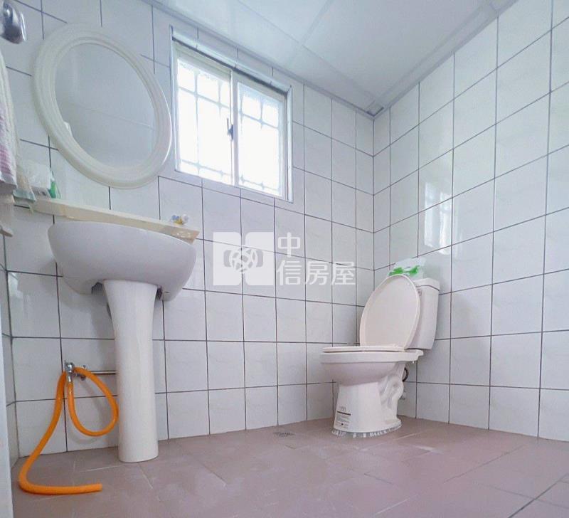 楊梅區中正路透天房屋室內格局與周邊環境