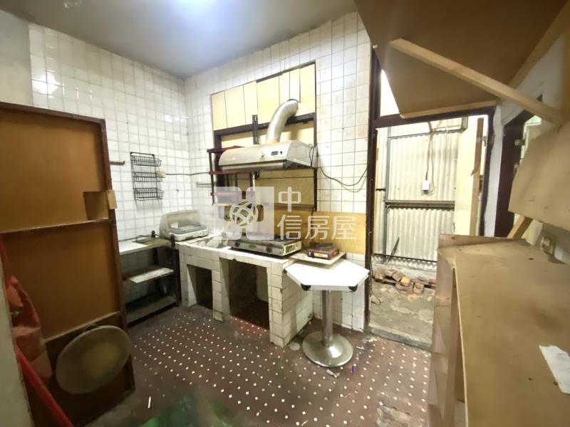 【安家】獨家-平鎮家樂福旁大地坪超值透店房屋室內格局與周邊環境