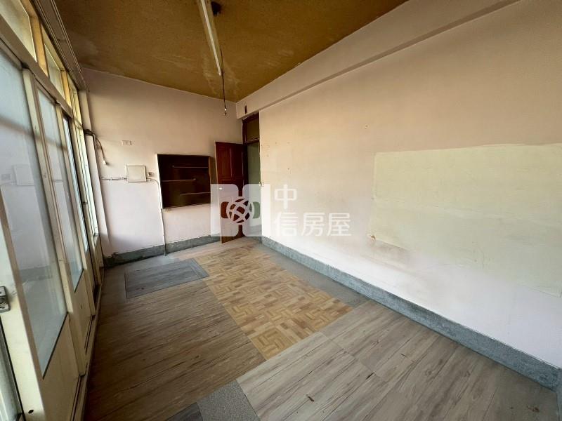 水湳經貿邊間透天房屋室內格局與周邊環境