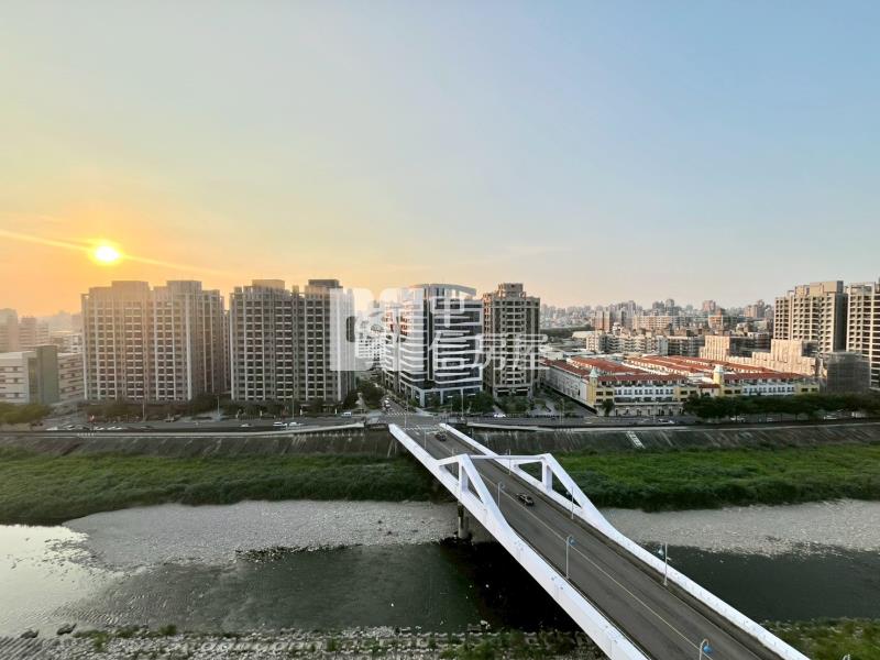 昌祐閱灣兩房平車面旱溪視野帝王戶房屋室內格局與周邊環境