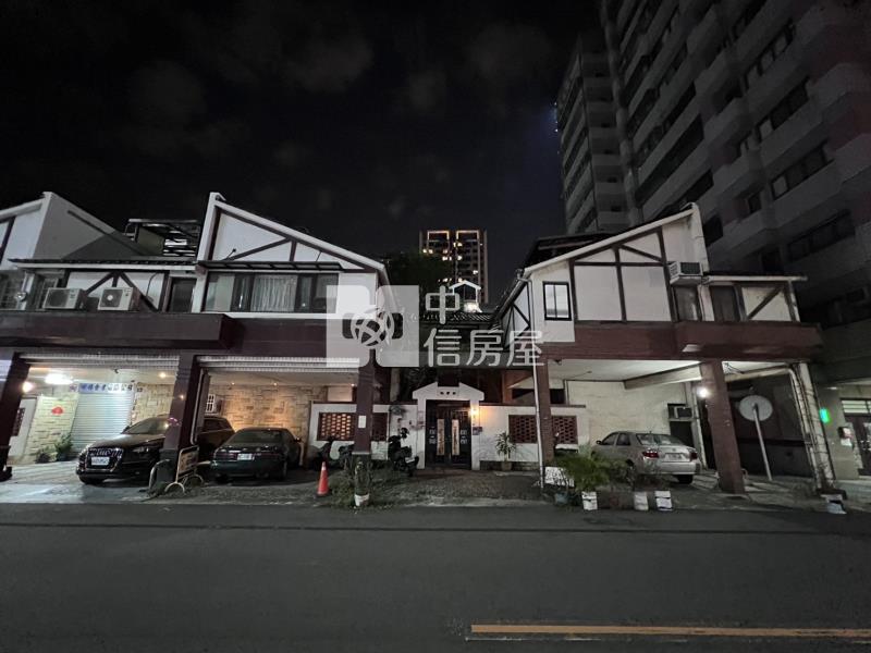 北平商圈｜臨路別墅住辦合一｜前院停車房屋室內格局與周邊環境