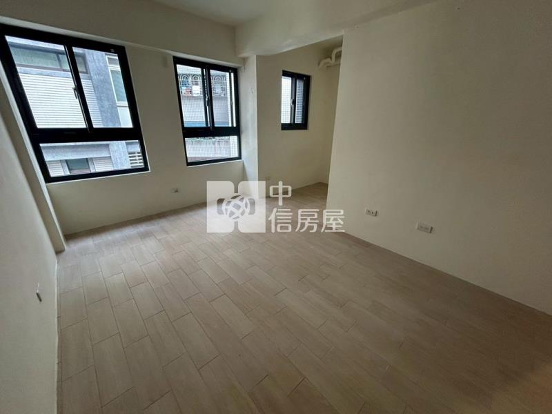 龍岡森林公園全新電梯透天(中信卓越團隊)房屋室內格局與周邊環境
