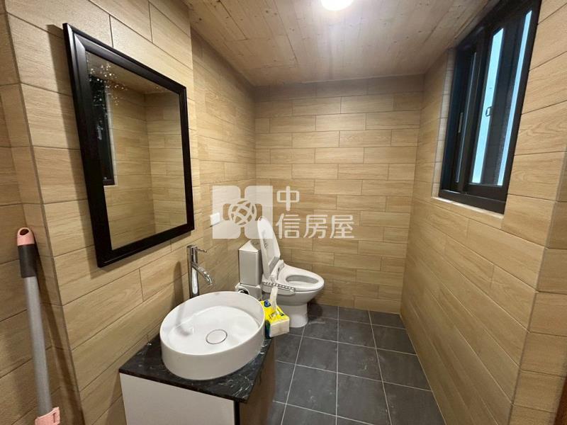 龍岡森林公園全新電梯透天(中信卓越團隊)房屋室內格局與周邊環境