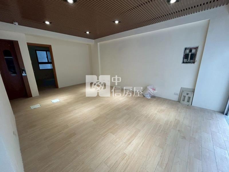 龍岡森林公園全新電梯透天(中信卓越團隊)房屋室內格局與周邊環境