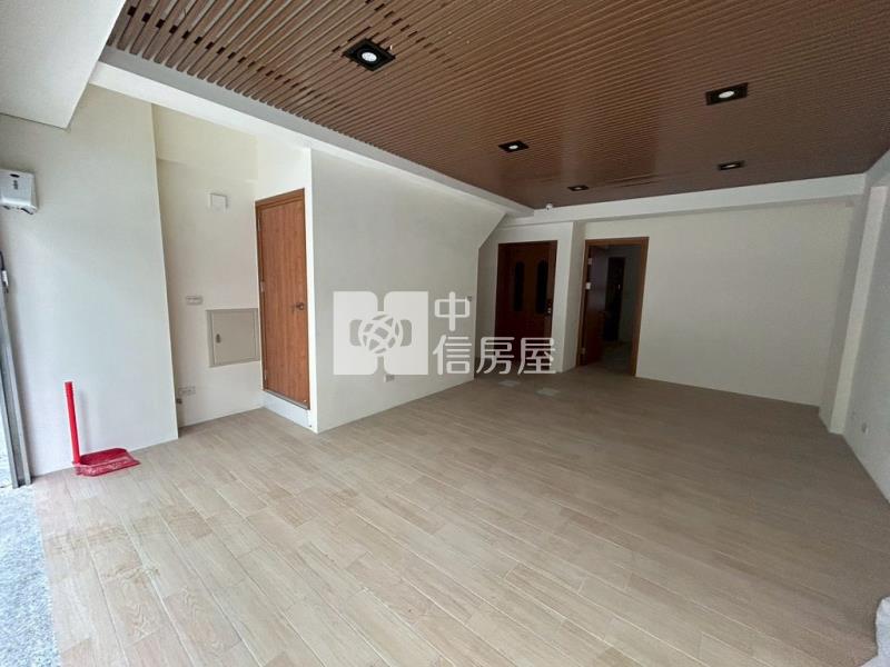 龍岡森林公園全新電梯透天(中信卓越團隊)房屋室內格局與周邊環境