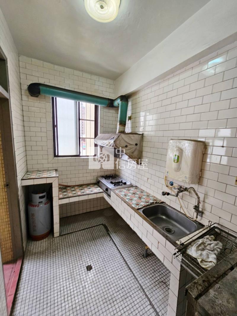 內壢前站-低樓層大公寓-需整理房屋室內格局與周邊環境