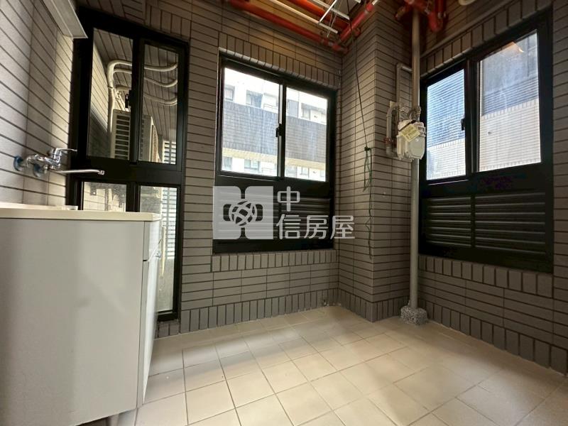 雲世紀大3房平車房屋室內格局與周邊環境