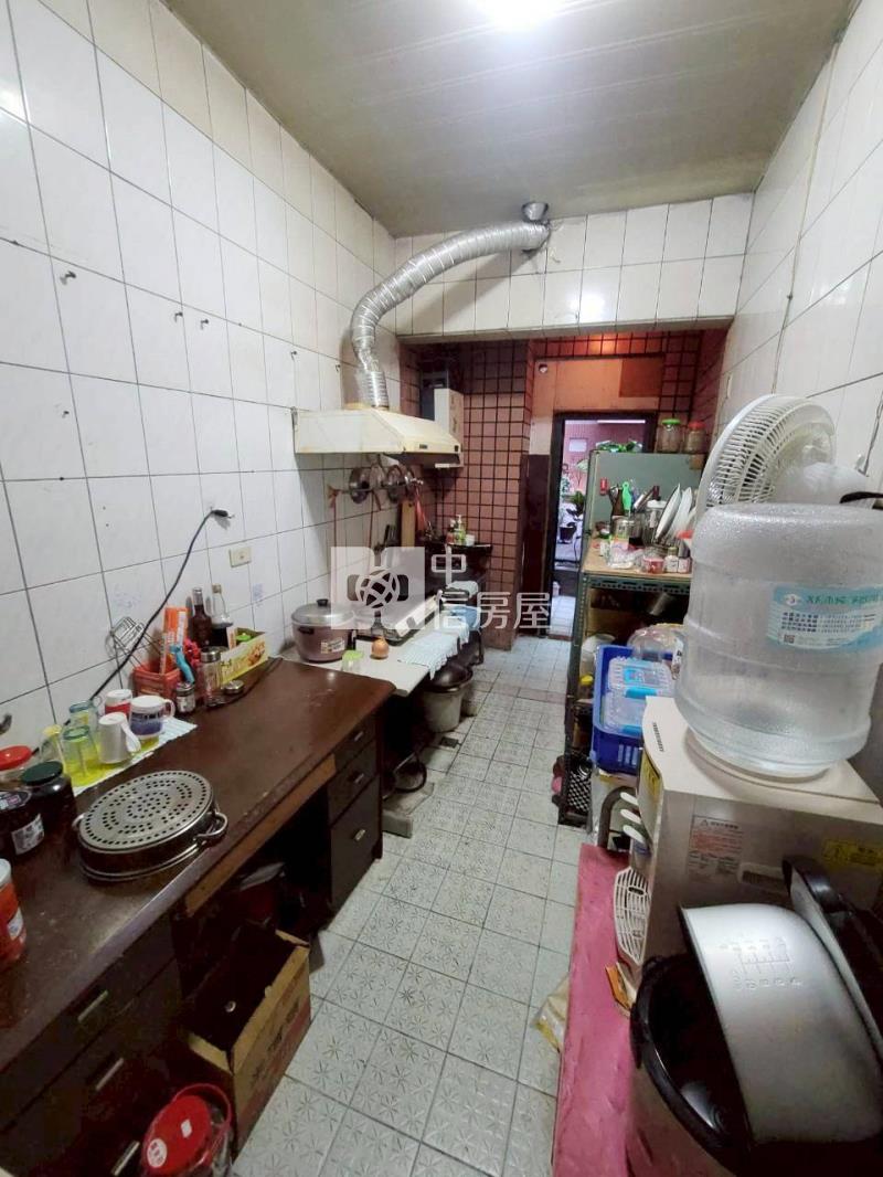 近中壢南亞學院.富台國小大面寬金店面房屋室內格局與周邊環境
