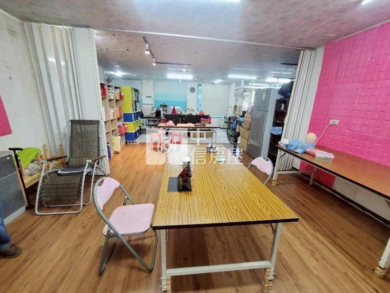 近中壢南亞學院.富台國小大面寬金店面房屋室內格局與周邊環境