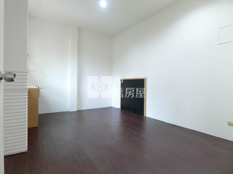五期大英街大庭院豪墅房屋室內格局與周邊環境