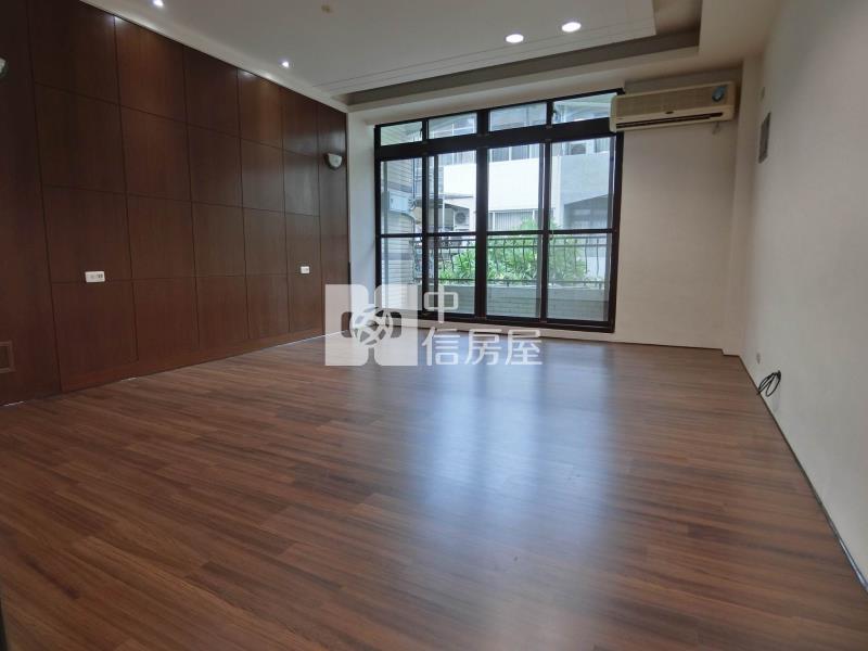 五期大英街大庭院豪墅房屋室內格局與周邊環境
