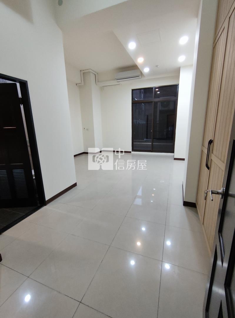 合雄星晴天四房雙車雙主卧房屋室內格局與周邊環境