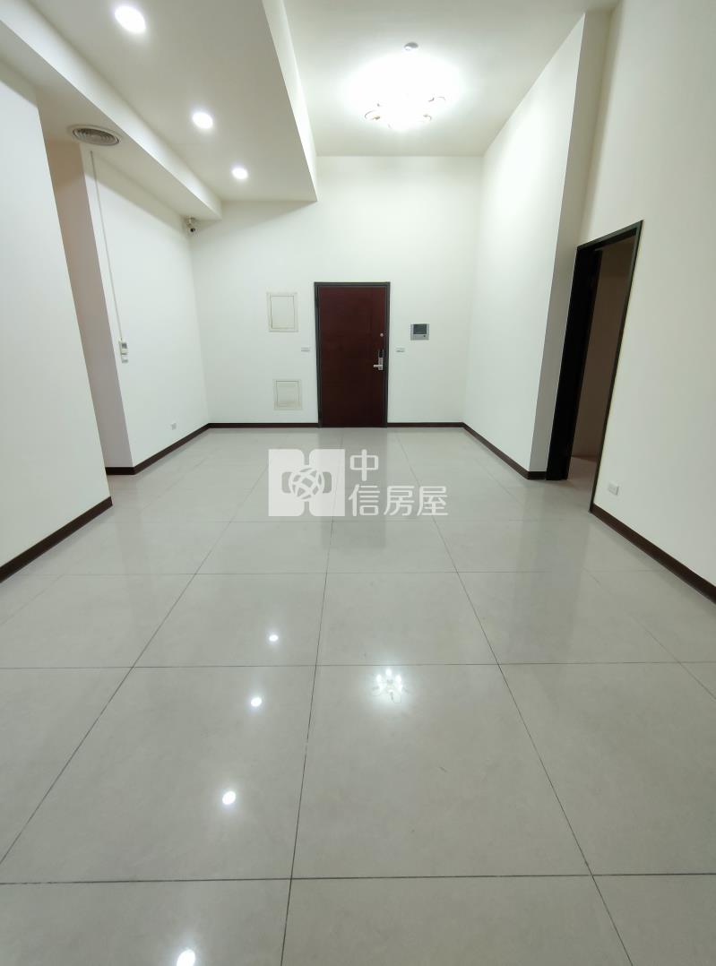 合雄星晴天四房雙車雙主卧房屋室內格局與周邊環境