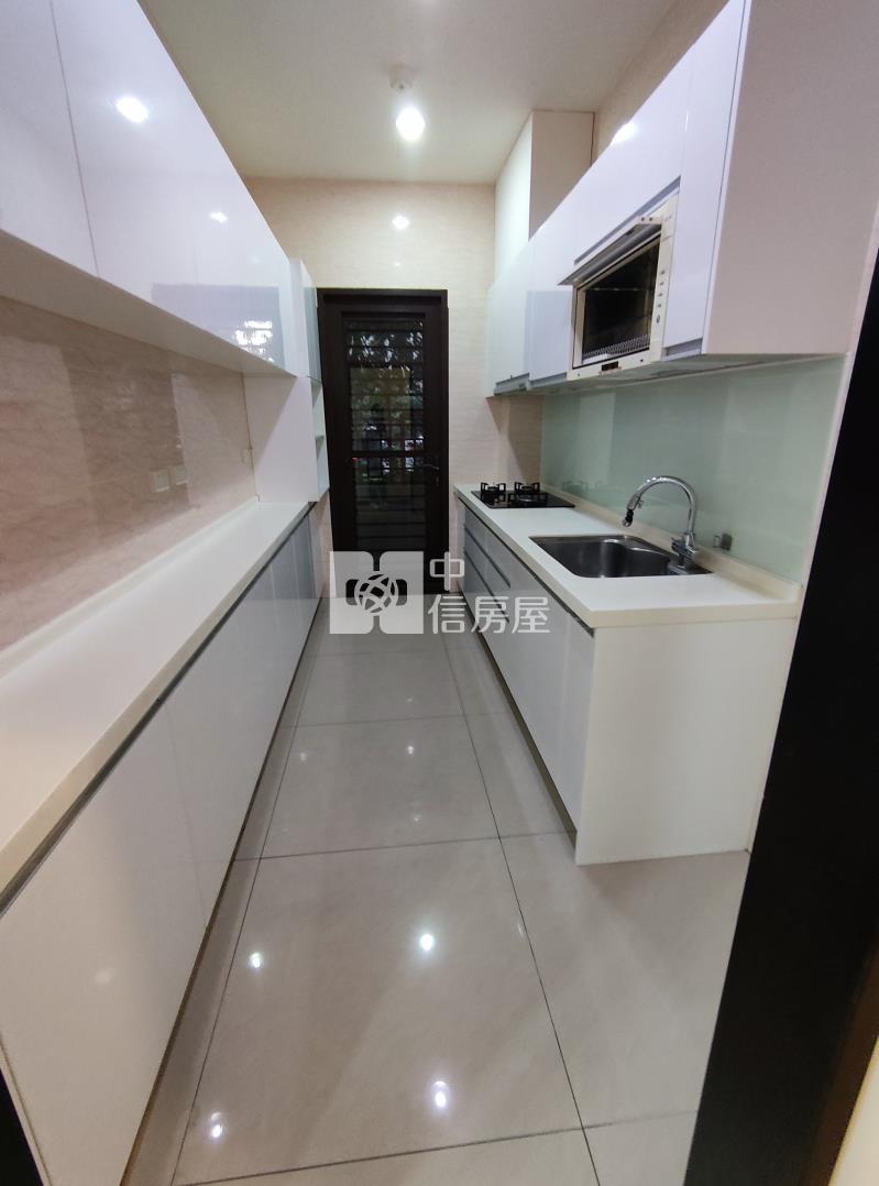 合雄星晴天四房雙車雙主卧房屋室內格局與周邊環境