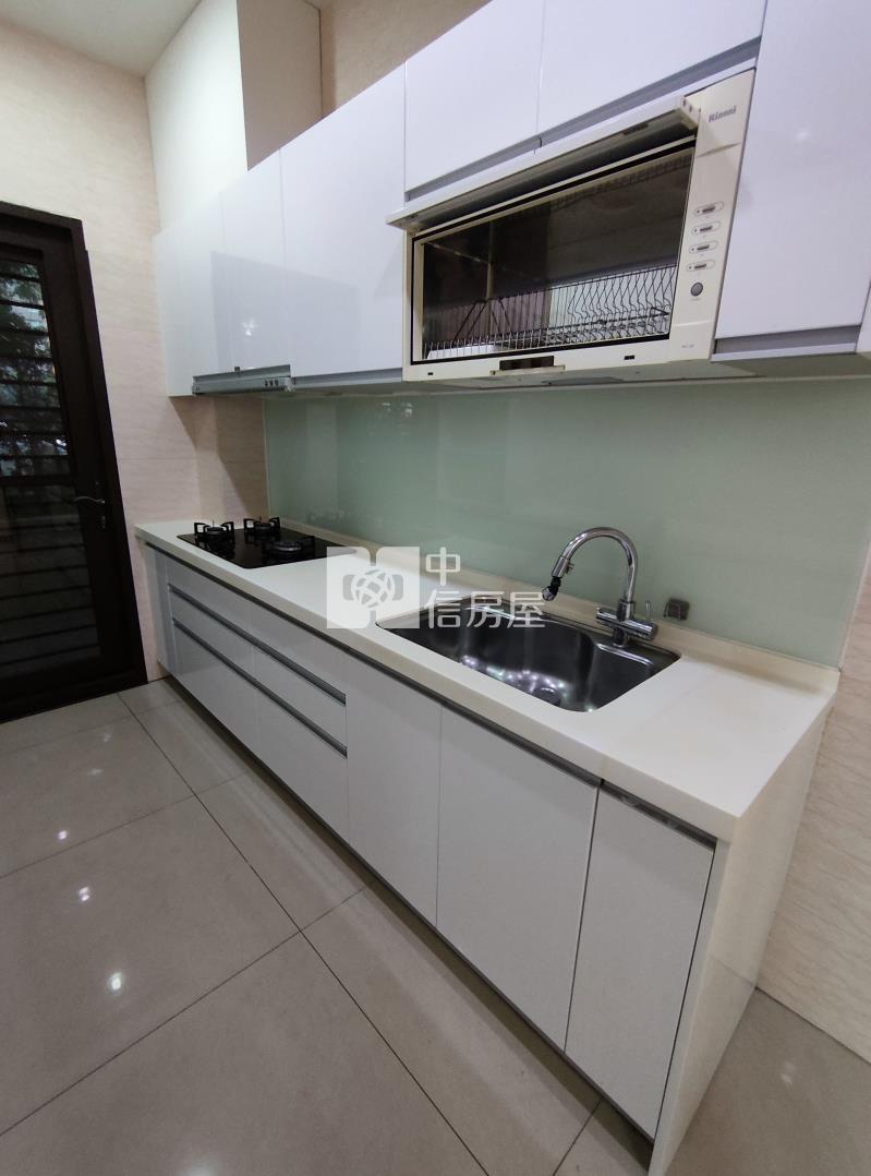 合雄星晴天四房雙車雙主卧房屋室內格局與周邊環境