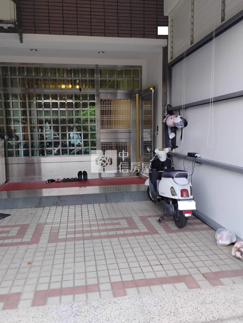 員林華成市場車庫透天房屋室內格局與周邊環境