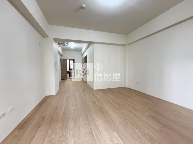 逢甲12期全新臨路電梯店墅房屋室內格局與周邊環境