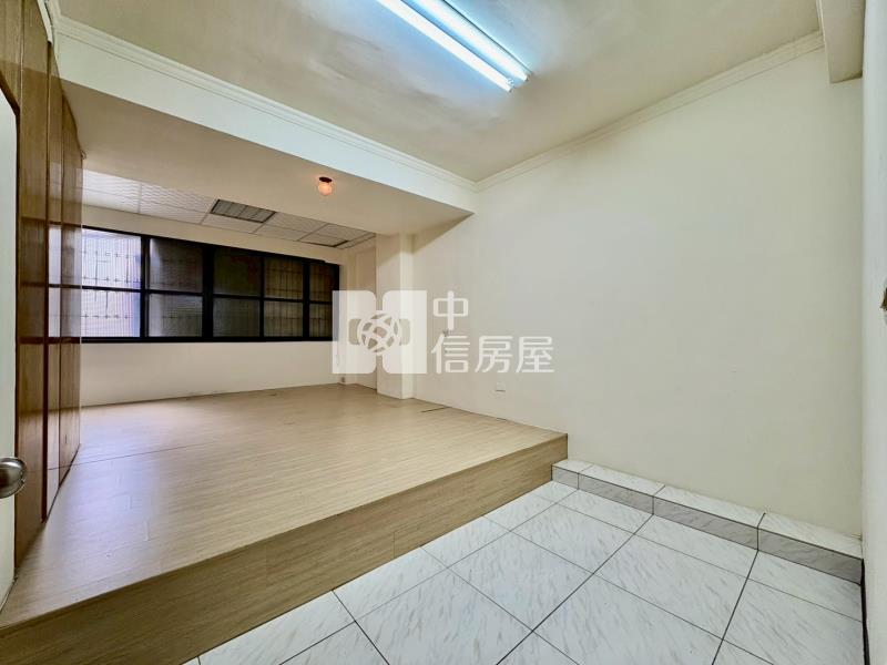 松竹商圈｜五大房臨路店住|雙鐵共構宅房屋室內格局與周邊環境
