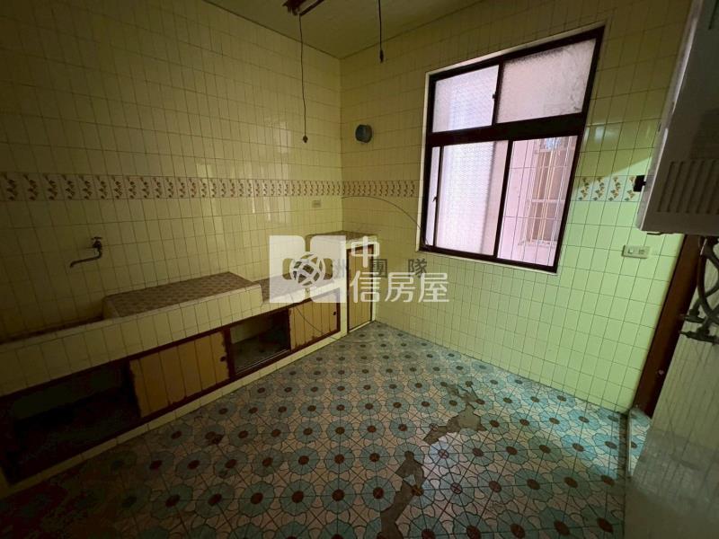 近龍岡圓環大地坪透天房屋室內格局與周邊環境