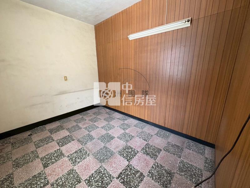 近龍岡圓環大地坪透天房屋室內格局與周邊環境