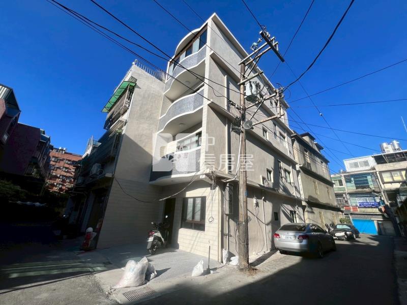 【安家】龍岡大操場旁游泳路5房邊間透天房屋室內格局與周邊環境