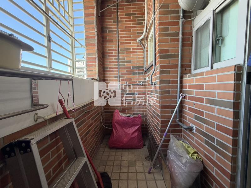 綠光高挑大四房房屋室內格局與周邊環境