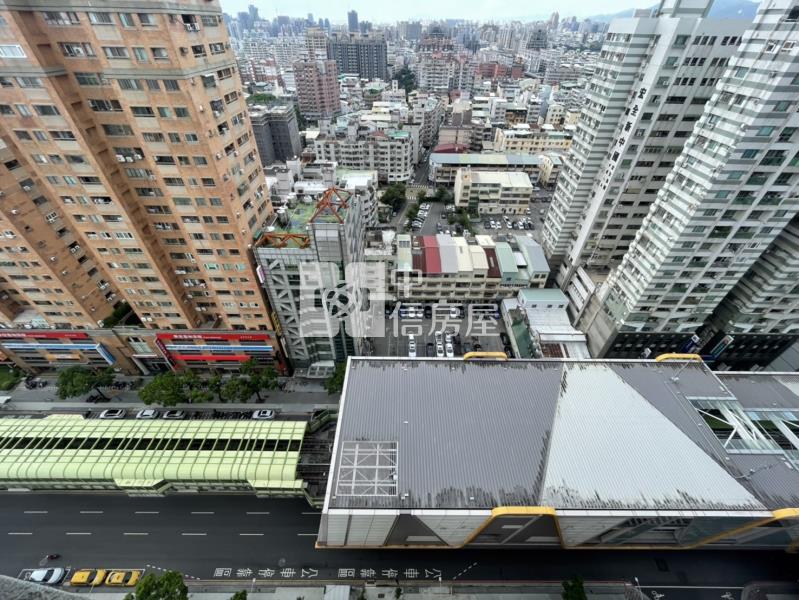 總統閣廈高樓視野兩房房屋室內格局與周邊環境