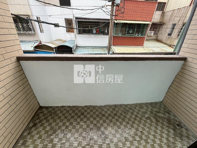 楠梓交流道旁整新透天房屋室內格局與周邊環境