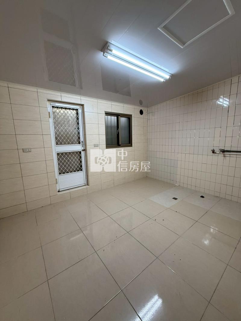楠梓交流道旁整新透天房屋室內格局與周邊環境