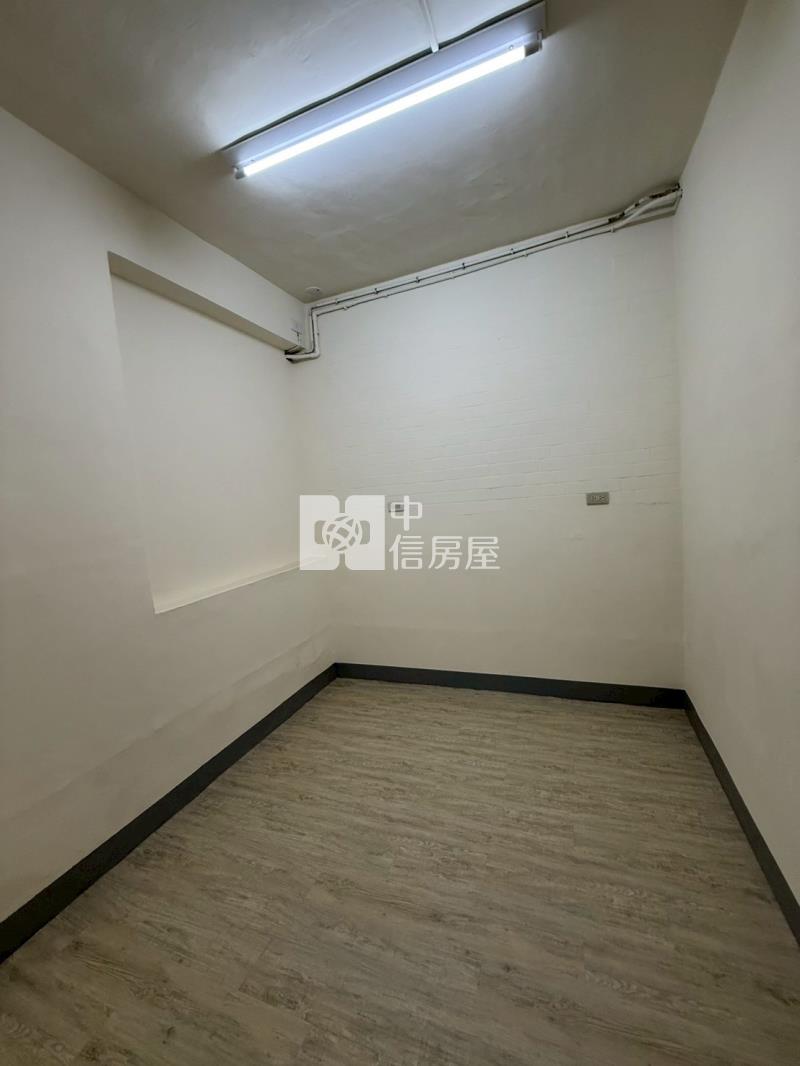 楠梓交流道旁整新透天房屋室內格局與周邊環境