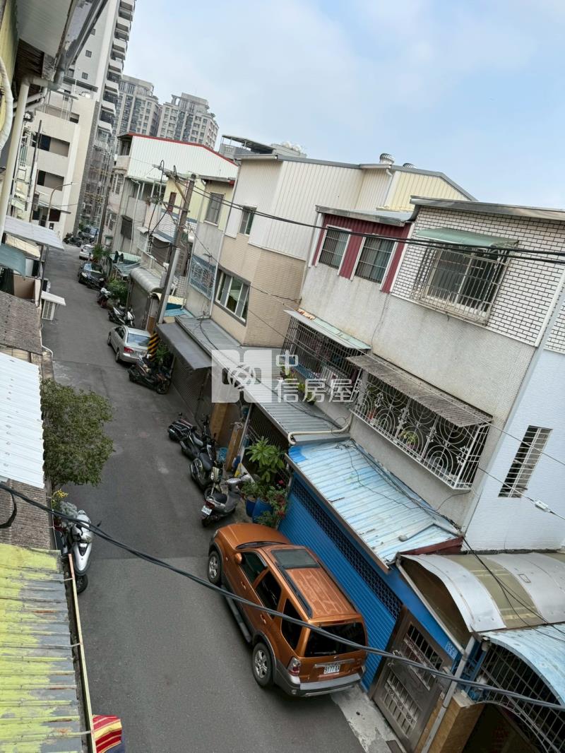 楠梓交流道旁整新透天房屋室內格局與周邊環境