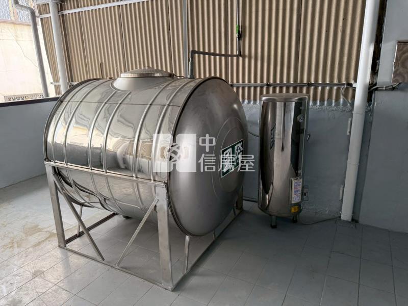 楠梓交流道旁整新透天房屋室內格局與周邊環境