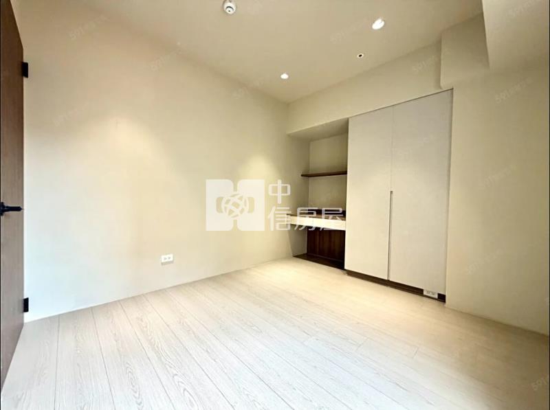 曉明女中旁兩房兩衛+平車房屋室內格局與周邊環境