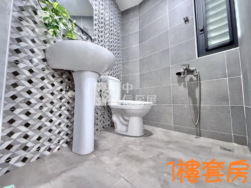 家樂福全新屋況2間套房獨立出入口｜低總價收租自用皆宜房屋室內格局與周邊環境