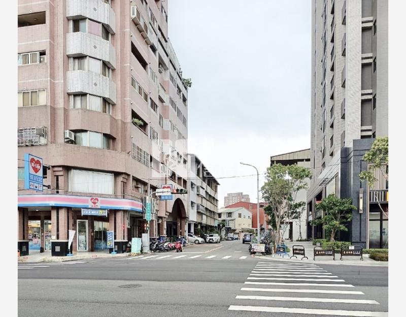 正太原路賺錢金店面房屋室內格局與周邊環境