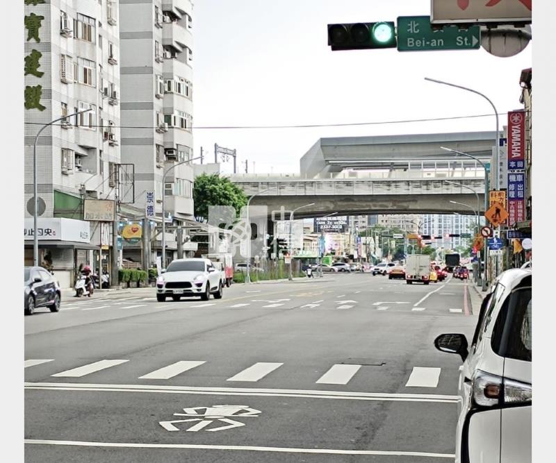 正太原路賺錢金店面房屋室內格局與周邊環境