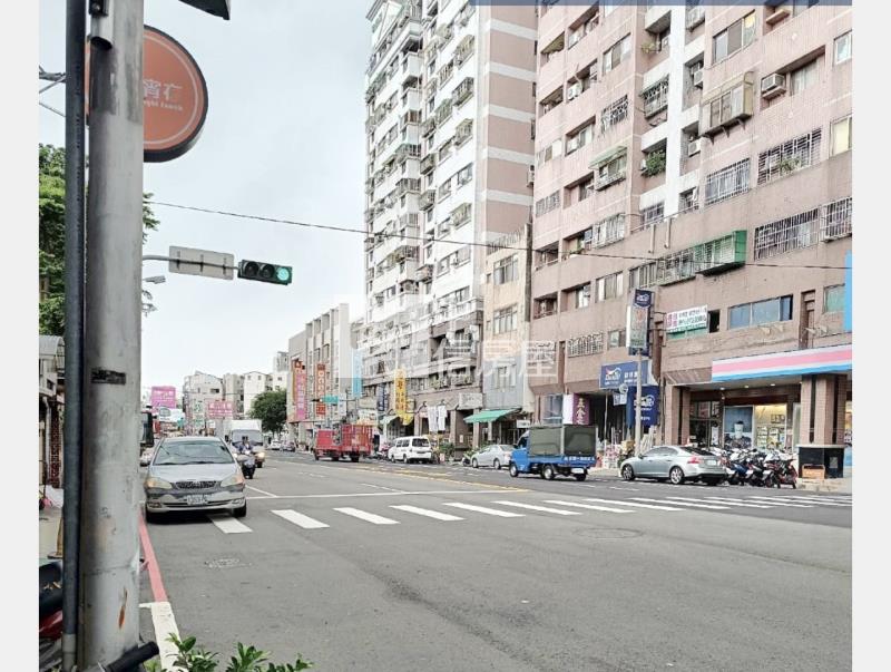 正太原路賺錢金店面房屋室內格局與周邊環境