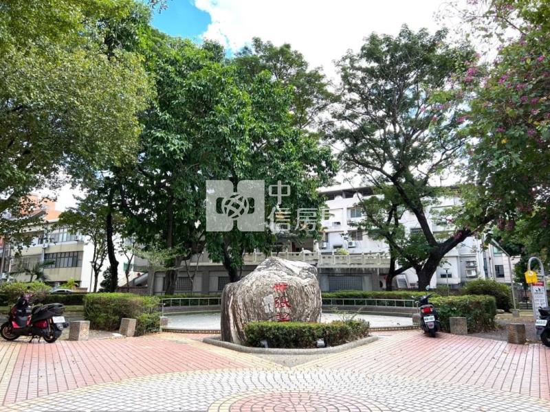 正太原路賺錢金店面房屋室內格局與周邊環境