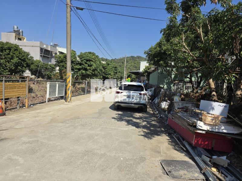 一江橋.臨10M路.面寬13M.舊農廠房暨丙種建地房屋室內格局與周邊環境