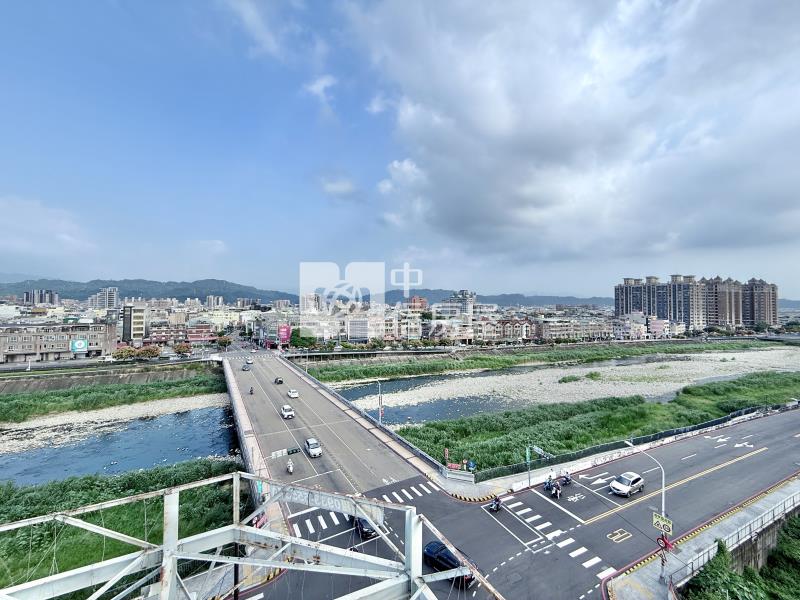 LALAPORT旁高樓層無限視野三房車位房屋室內格局與周邊環境