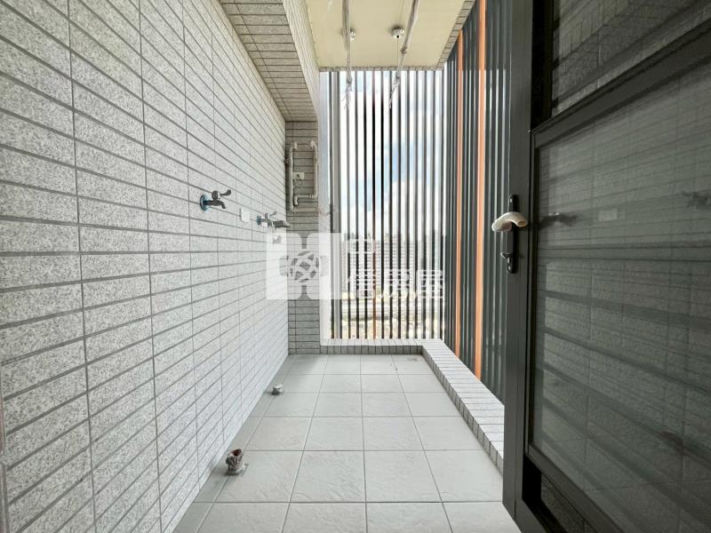 誠總v建築全新三房連號雙平車房屋室內格局與周邊環境